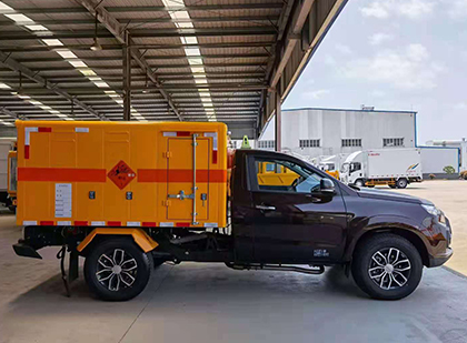 内乡爆破器材运输车